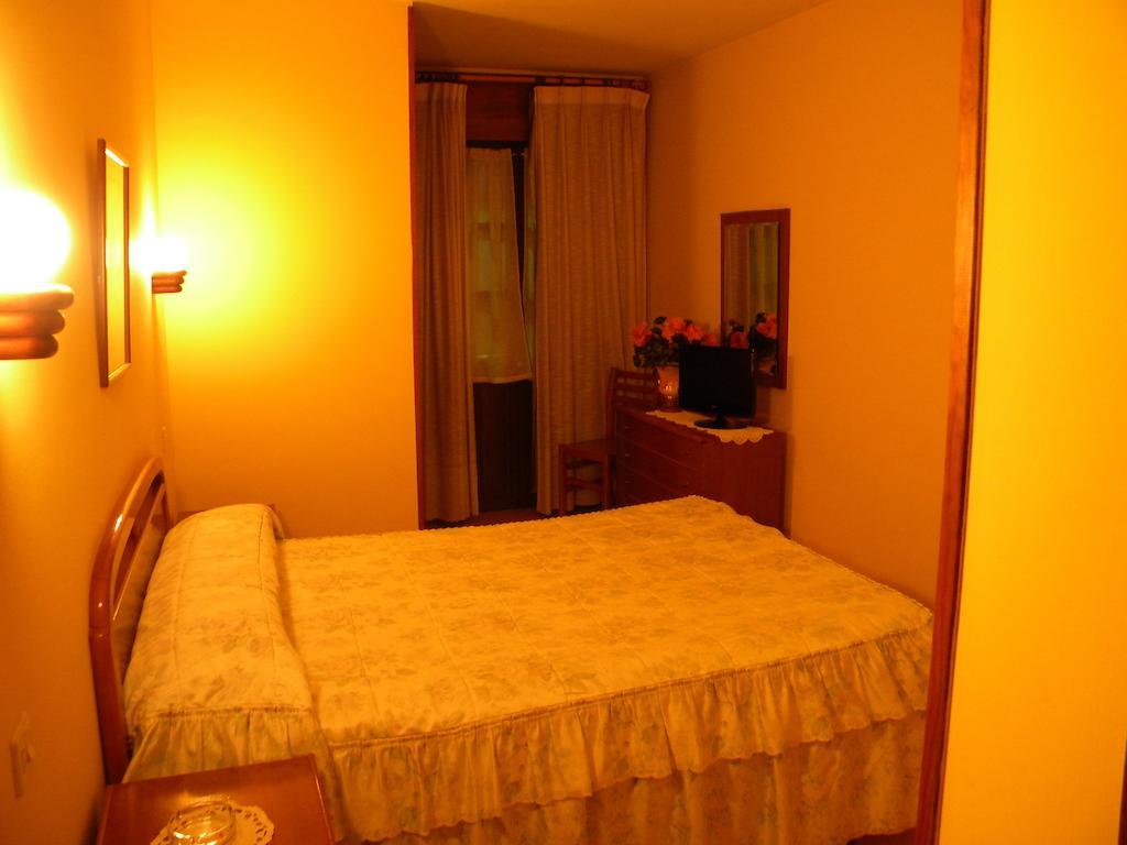 Hotel Solymar Bricia Room photo